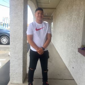 Meet your Posher, Jonatan